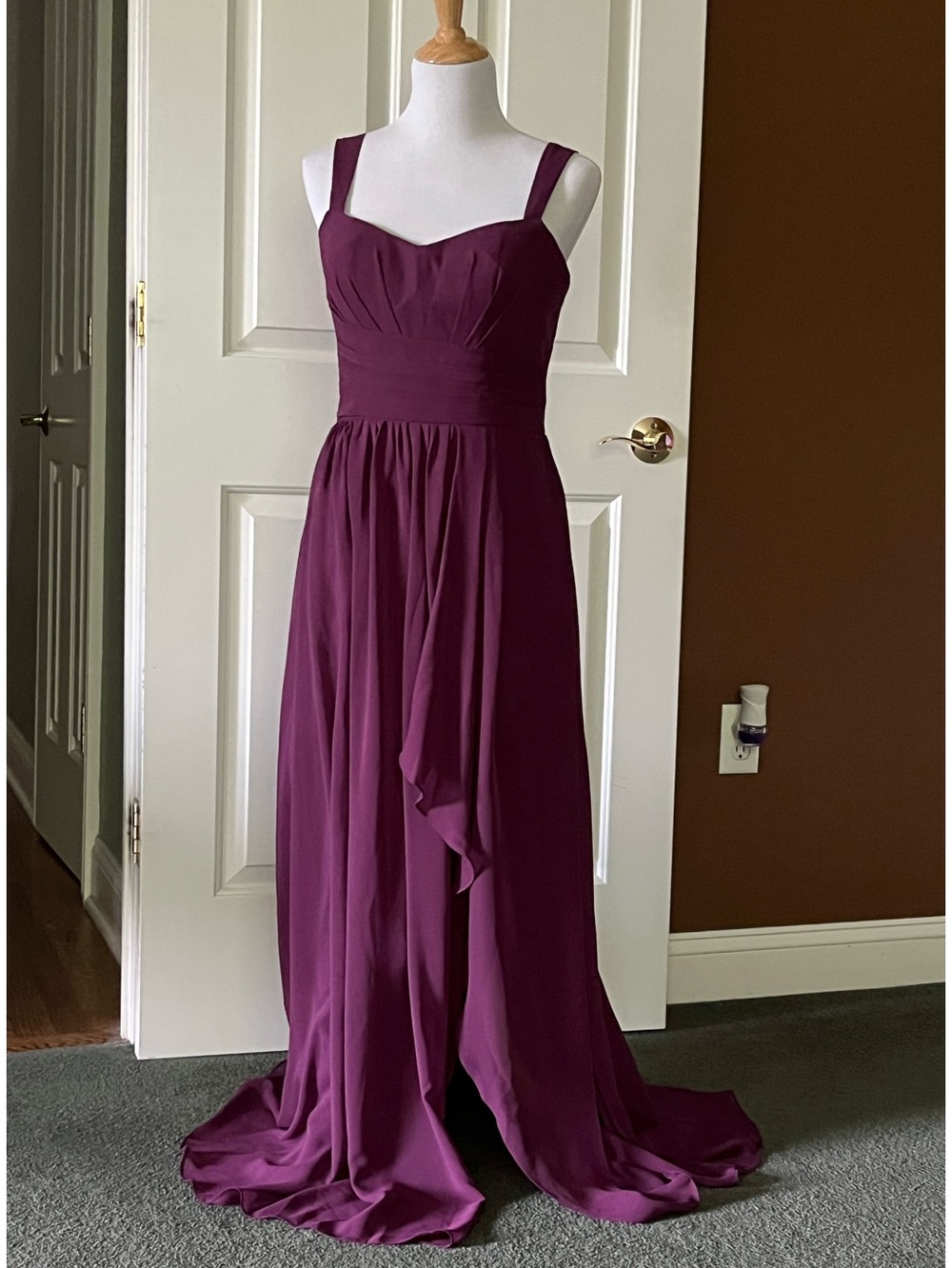 Elegant Plum Sleeveless A-Line Evening Dress
